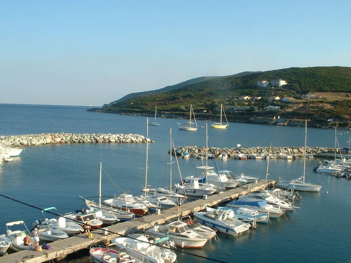 La Marine Hotel Luri Kültér fotó