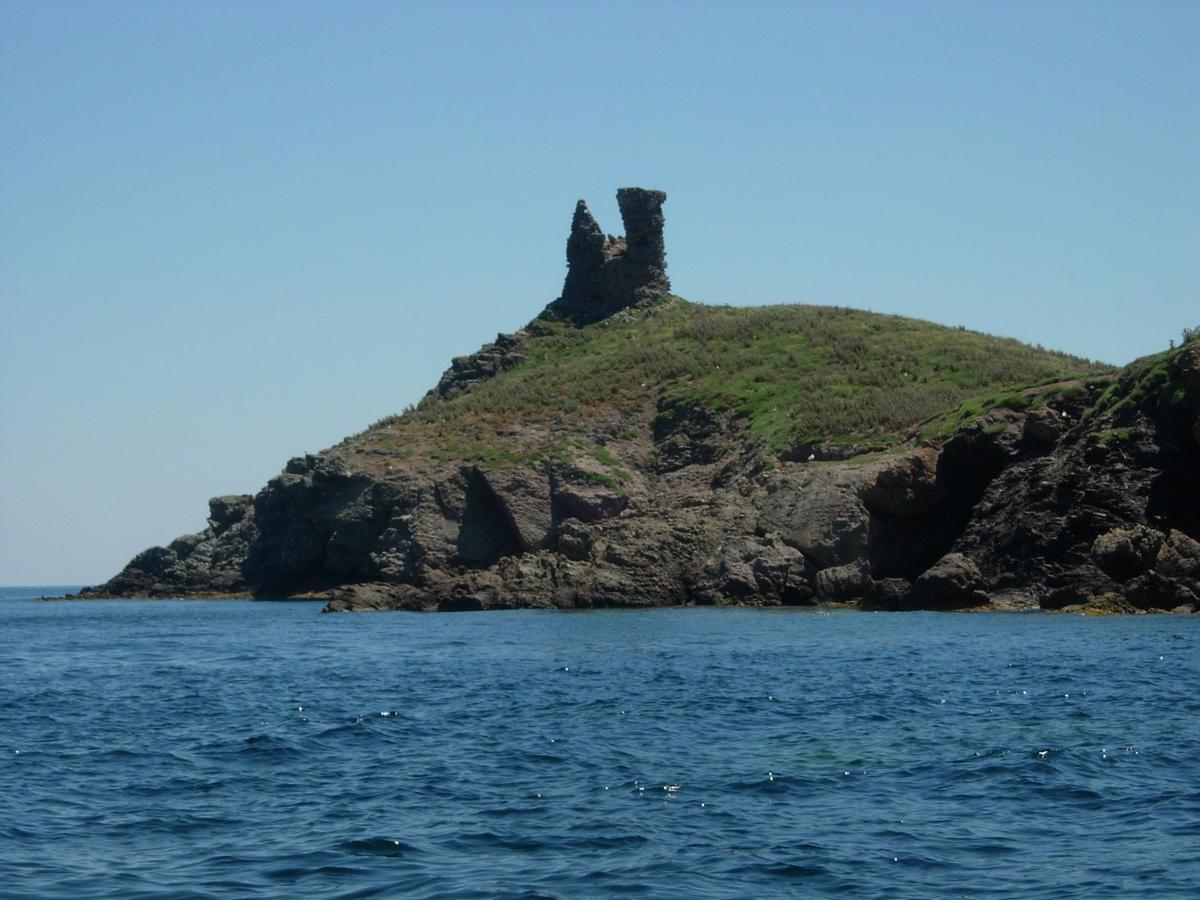 La Marine Hotel Luri Kültér fotó