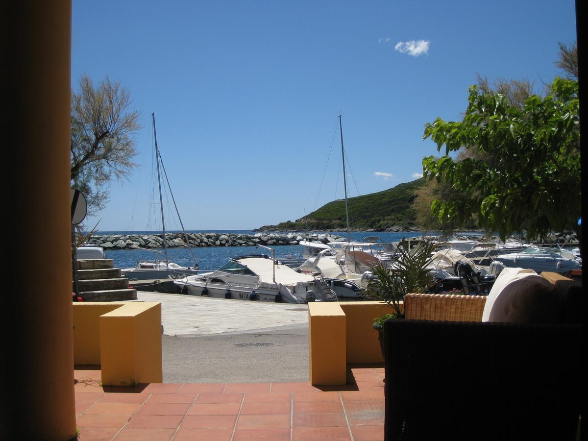 La Marine Hotel Luri Kültér fotó