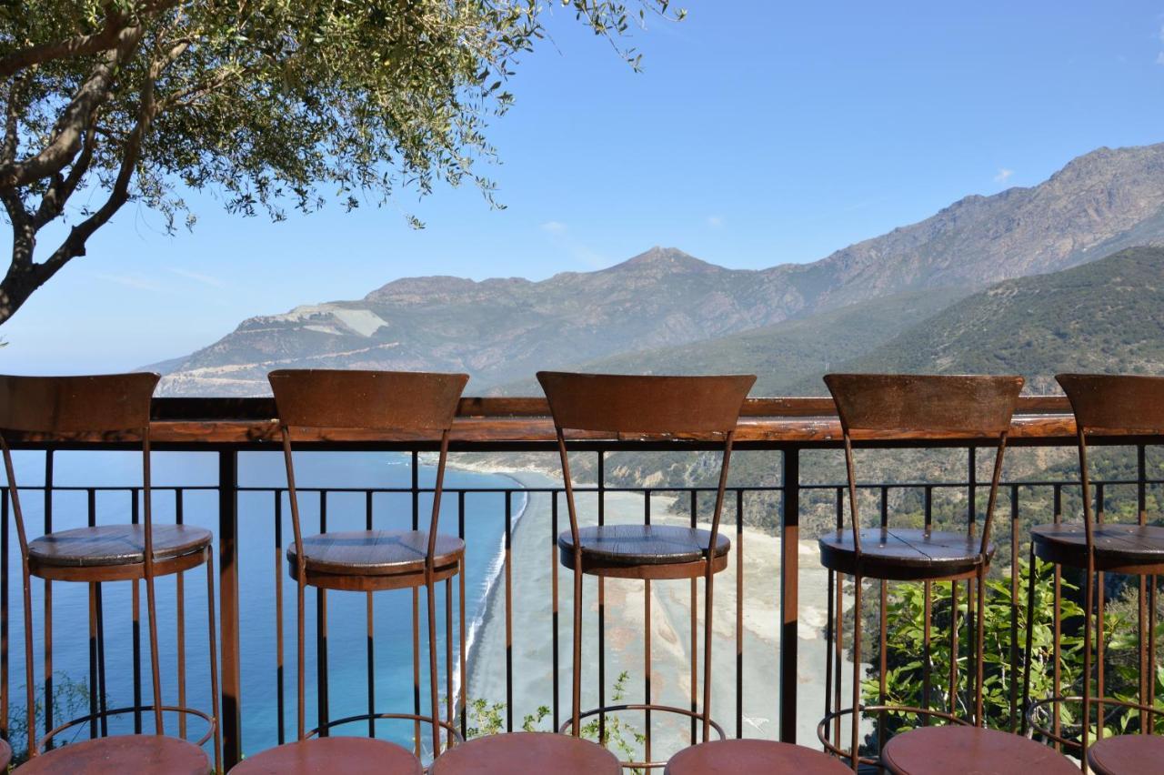 La Marine Hotel Luri Kültér fotó